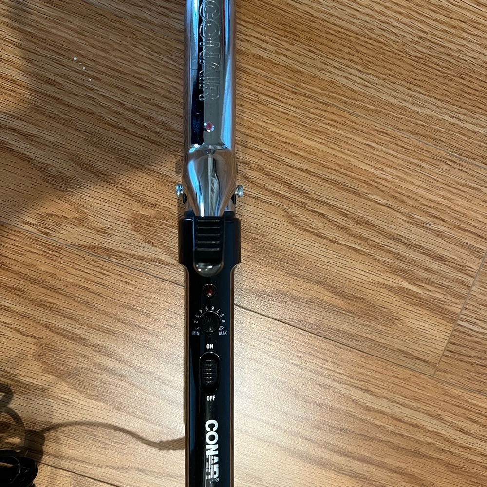 FREE 🆓 with Any Two Purchases - Conair Silver and Black Curling Iron